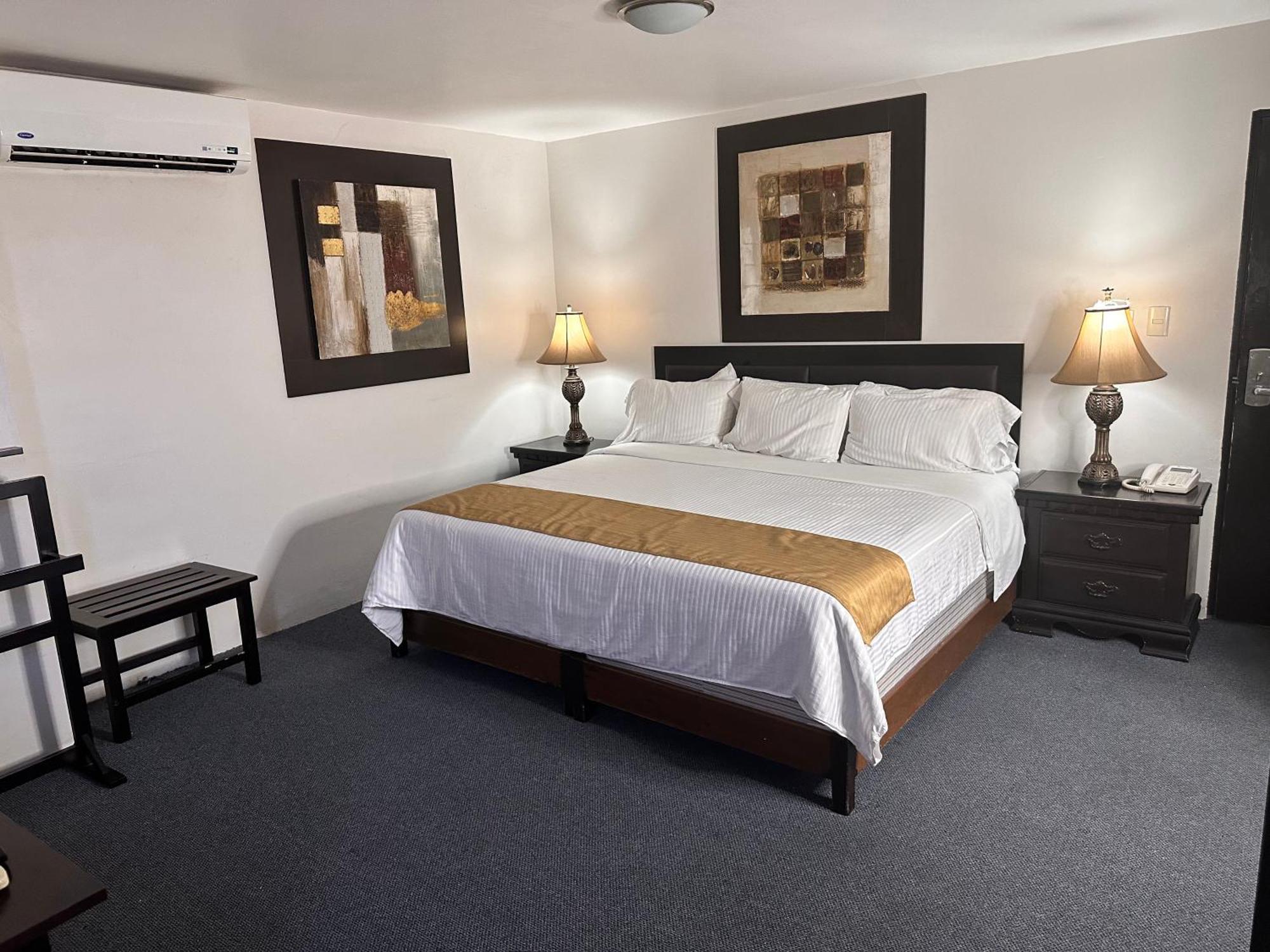 Hotel Del Fresno Fresnillo de González Echeverría Exteriör bild